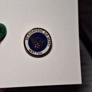 VTG 30 STRATEGIC AIR DEPOT AT WATTON COLLECTIBLE US AIR FORCE MILITARY PIN
